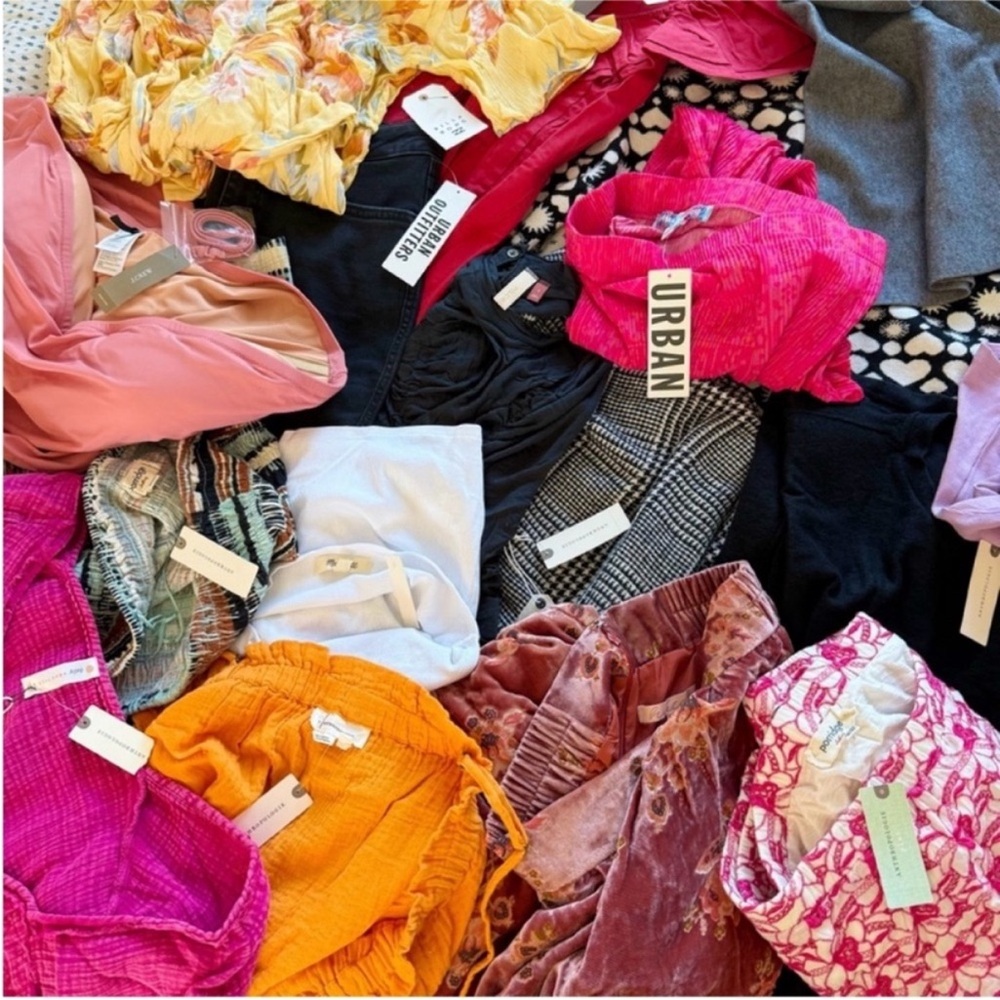 6 Piece New With Tags Mystery Box Billabong Urban Outfitters J Crew Madewell NWT - Picture 2 of 13